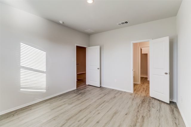 5104 Applegate Drive, Fort Worth, TX 76119