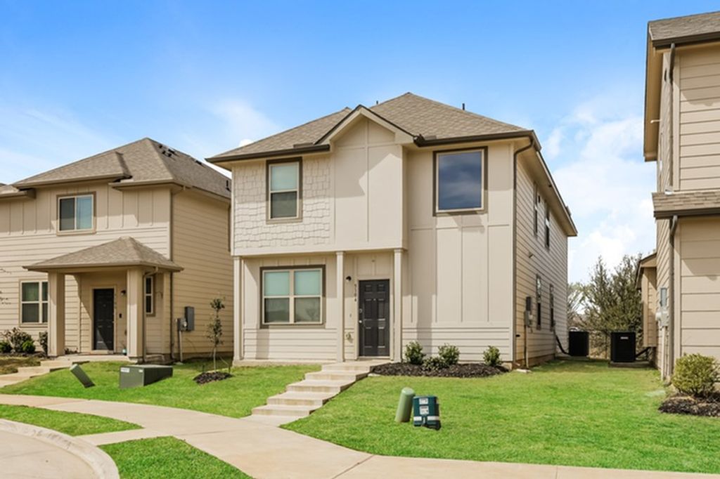 5104 Applegate Drive, Fort Worth, TX 76119