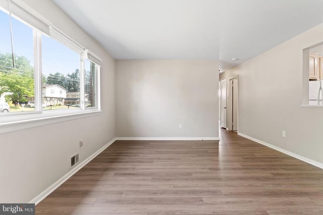 11 W DULLES DR, Camp Hill, PA 17011