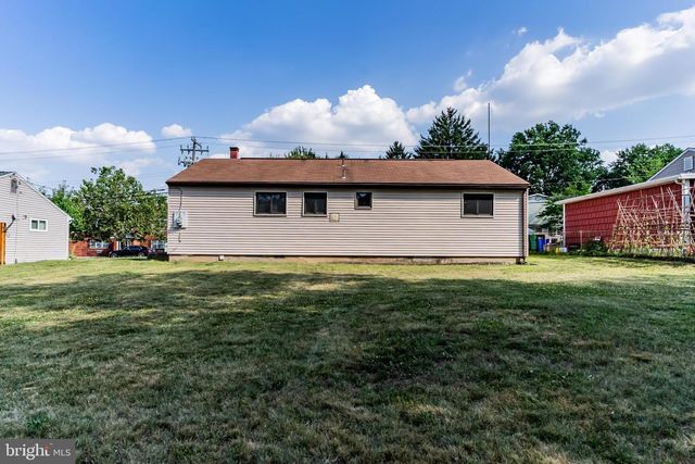 11 W DULLES DR, Camp Hill, PA 17011