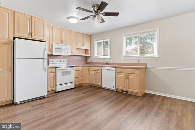 11 W DULLES DR, Camp Hill, PA 17011
