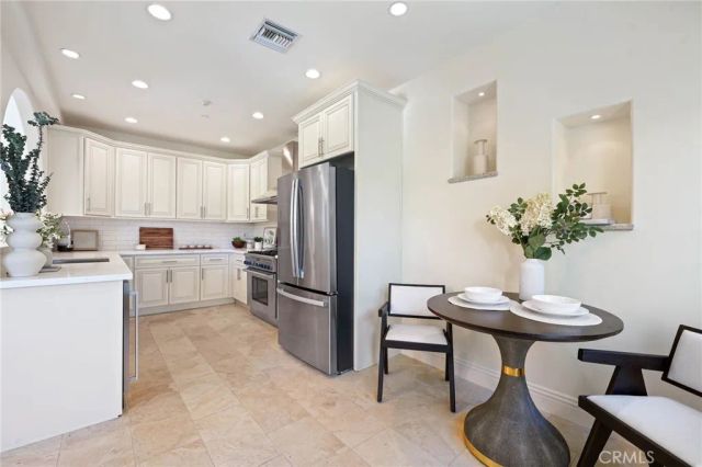 3115 Ellington, Los Angeles, CA 90068