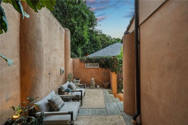 3115 Ellington, Los Angeles, CA 90068