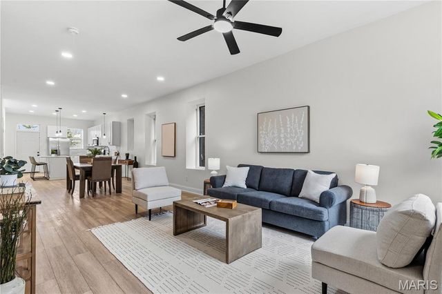 3002 California, St Louis, MO 63118