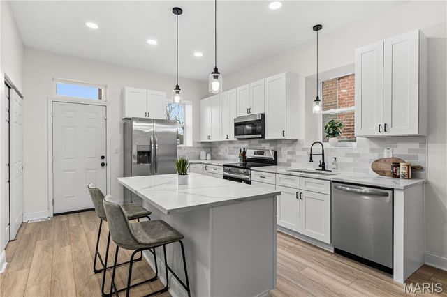 3002 California, St Louis, MO 63118