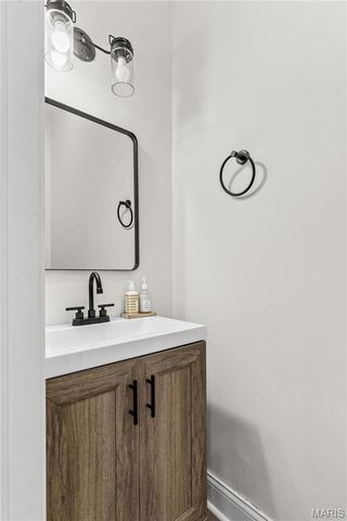 3002 California, St Louis, MO 63118