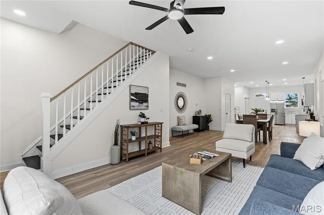 3002 California, St Louis, MO 63118