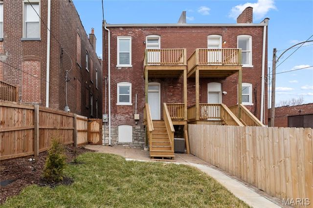 3002 California, St Louis, MO 63118