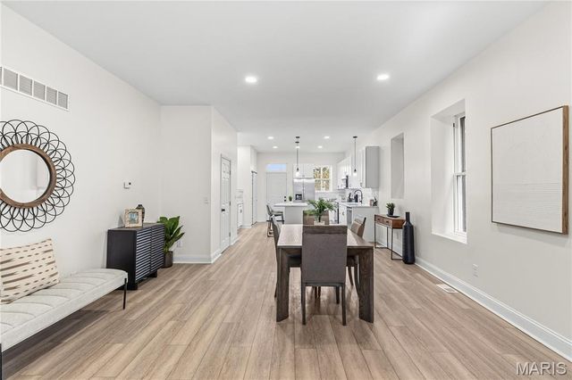 3002 California, St Louis, MO 63118