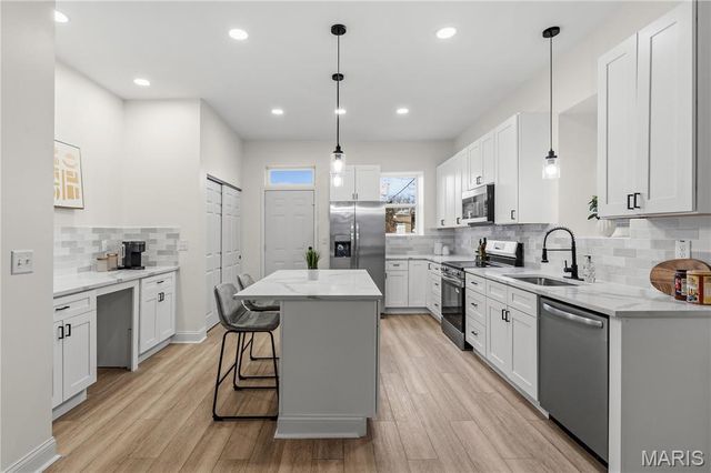 3002 California, St Louis, MO 63118