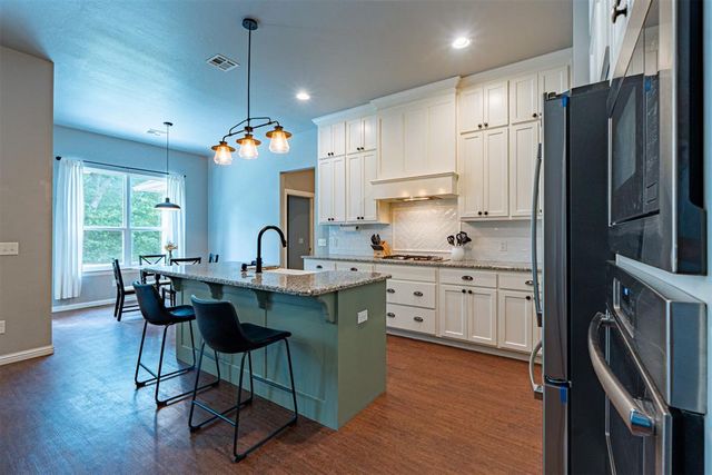 8851 Tall Oaks Drive, Guthrie, OK 73044