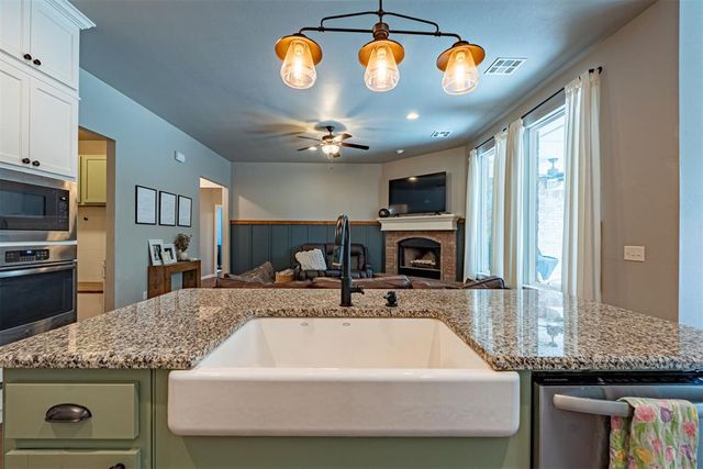 8851 Tall Oaks Drive, Guthrie, OK 73044