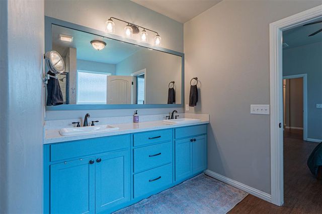 8851 Tall Oaks Drive, Guthrie, OK 73044