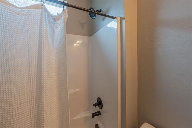 8851 Tall Oaks Drive, Guthrie, OK 73044