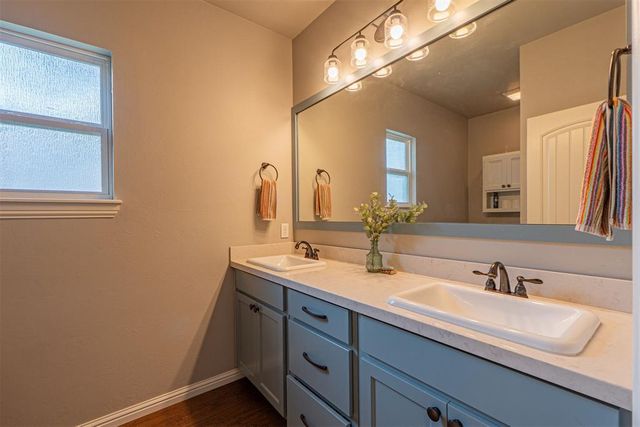 8851 Tall Oaks Drive, Guthrie, OK 73044