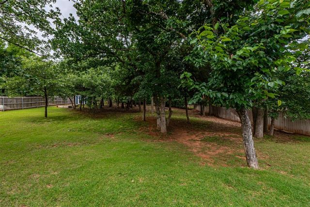8851 Tall Oaks Drive, Guthrie, OK 73044