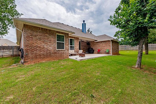 8851 Tall Oaks Drive, Guthrie, OK 73044