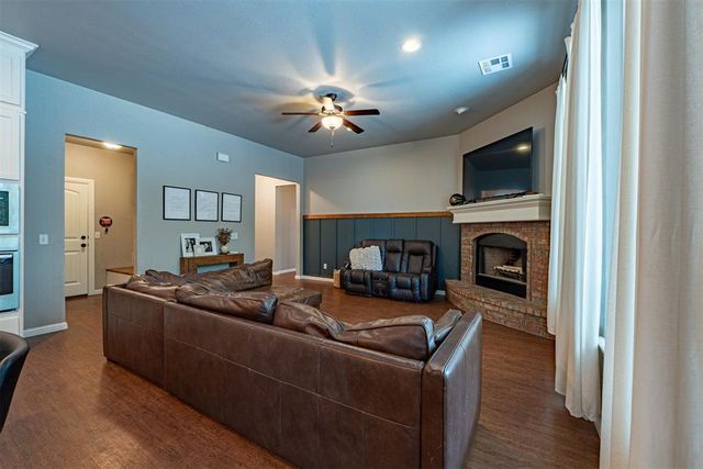 8851 Tall Oaks Drive, Guthrie, OK 73044