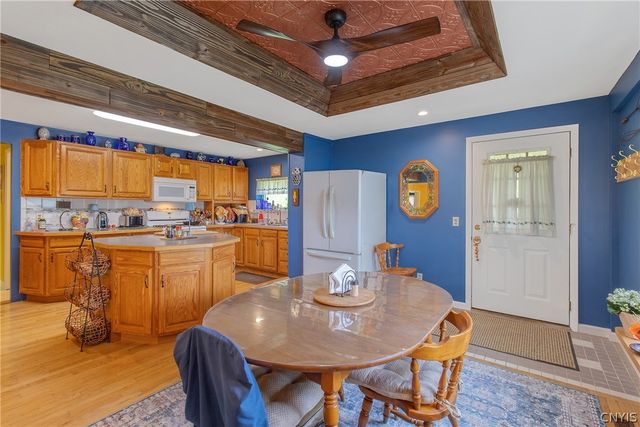 4697 Grange Road, Clay, NY 13041