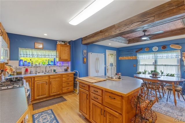 4697 Grange Road, Clay, NY 13041