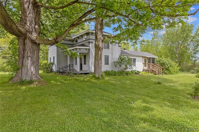 4697 Grange Road, Clay, NY 13041