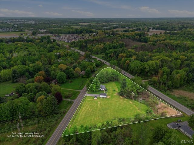 4697 Grange Road, Clay, NY 13041