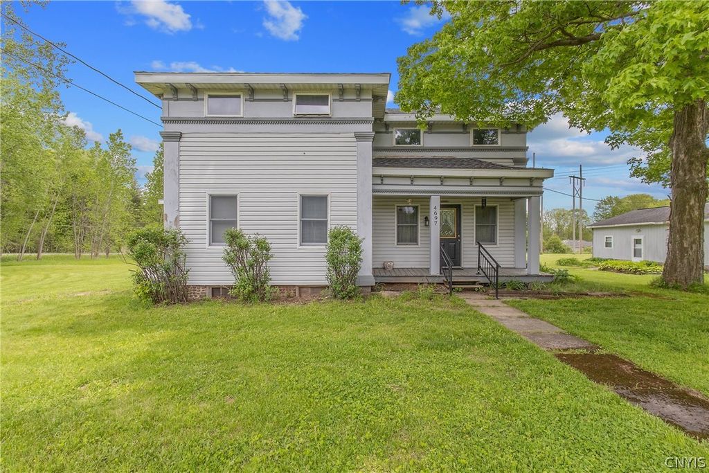 4697 Grange Road, Clay, NY 13041