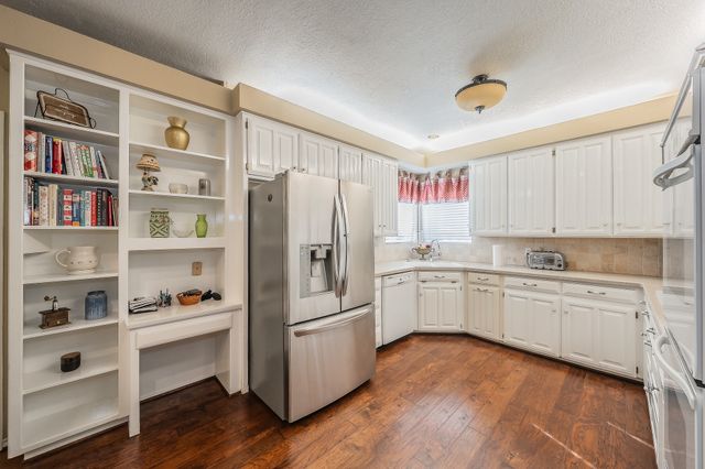 2200 Woodstock Drive, Colleyville, TX 76034