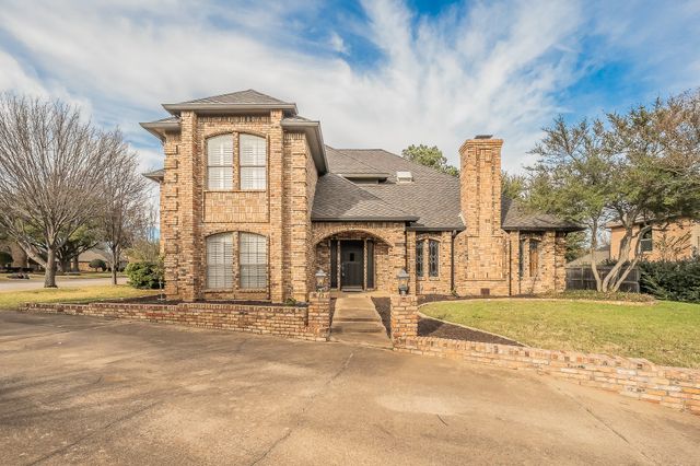 2200 Woodstock Drive, Colleyville, TX 76034