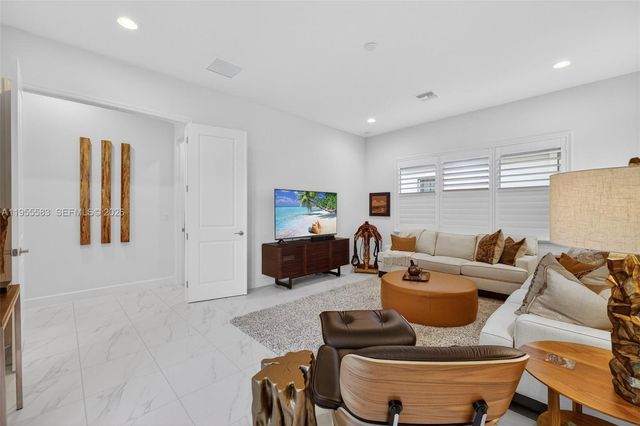 11960 SW Whitewater Falls Ct, Port St. Lucie, FL 34987