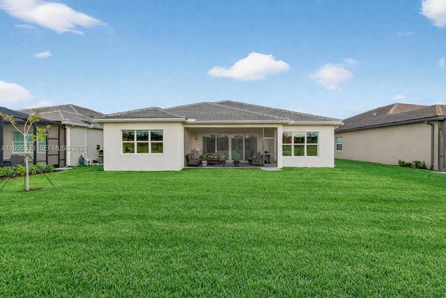 11960 SW Whitewater Falls Ct, Port St. Lucie, FL 34987