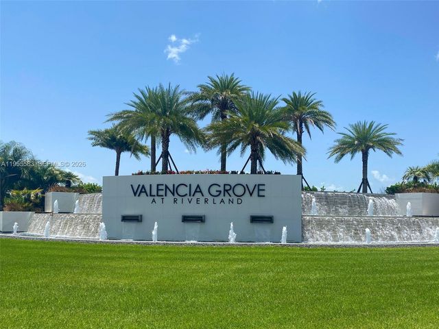 11960 SW Whitewater Falls Ct, Port St. Lucie, FL 34987