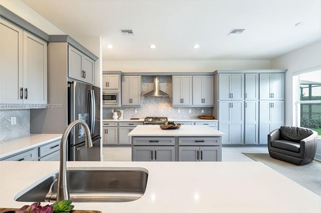 11960 SW Whitewater Falls Ct, Port St. Lucie, FL 34987