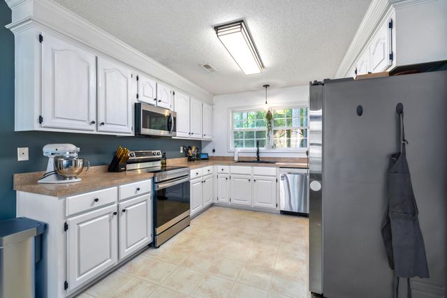 4680 Great Oak Circle, Dalzell, SC 29040