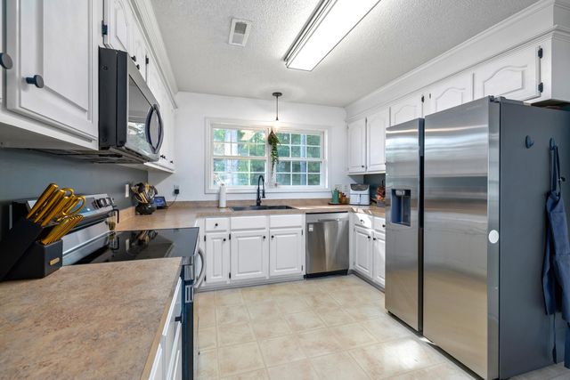 4680 Great Oak Circle, Dalzell, SC 29040