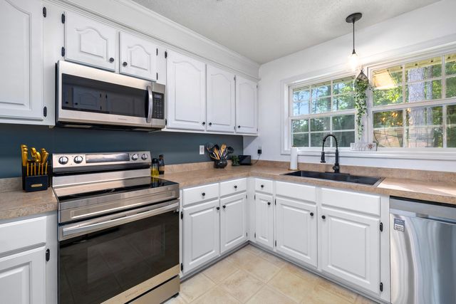 4680 Great Oak Circle, Dalzell, SC 29040