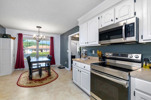 4680 Great Oak Circle, Dalzell, SC 29040