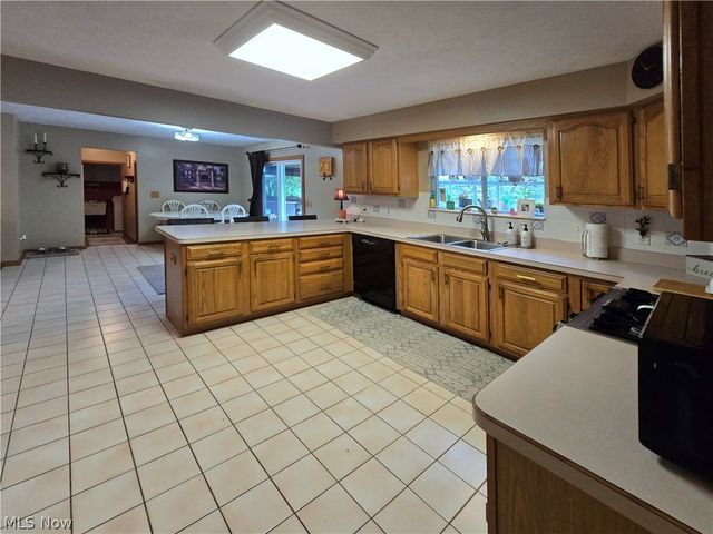 2867 Mapleview Lane, Avon, OH 44011