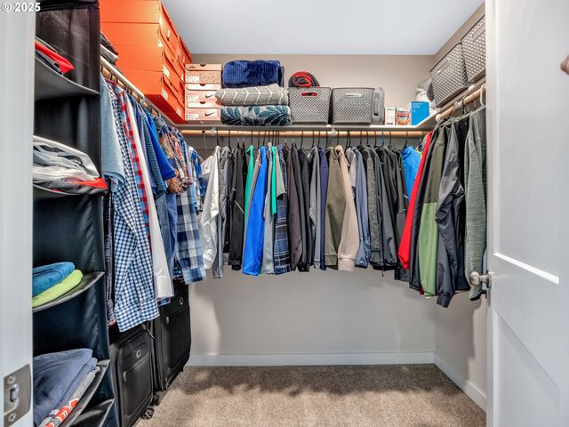 1593 Se HONEYSUCKLE Loop, Warrenton, OR 97146