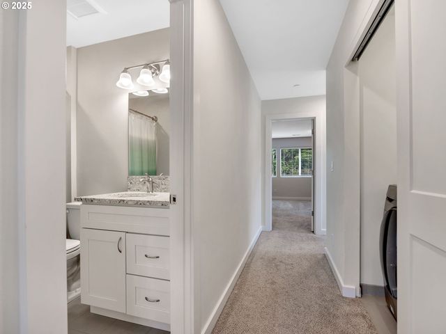 1593 Se HONEYSUCKLE Loop, Warrenton, OR 97146