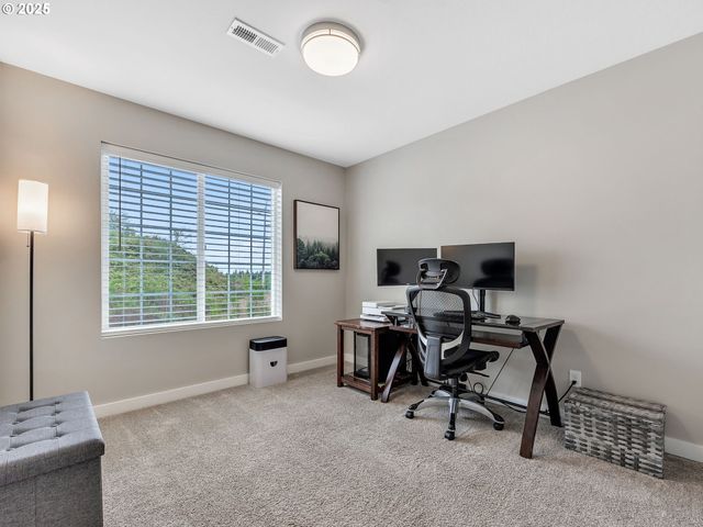 1593 Se HONEYSUCKLE Loop, Warrenton, OR 97146