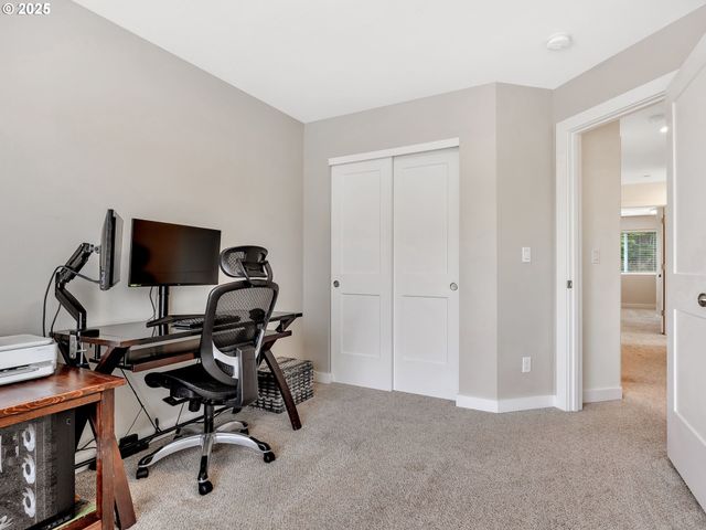 1593 Se HONEYSUCKLE Loop, Warrenton, OR 97146