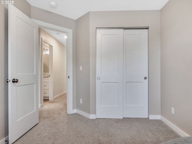 1593 Se HONEYSUCKLE Loop, Warrenton, OR 97146