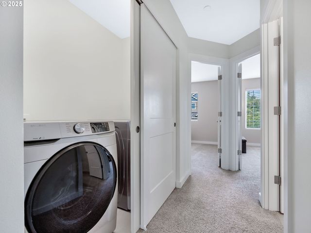 1593 Se HONEYSUCKLE Loop, Warrenton, OR 97146