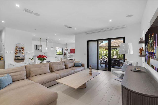 8019 NW 46th Terrace, Doral, FL 33166