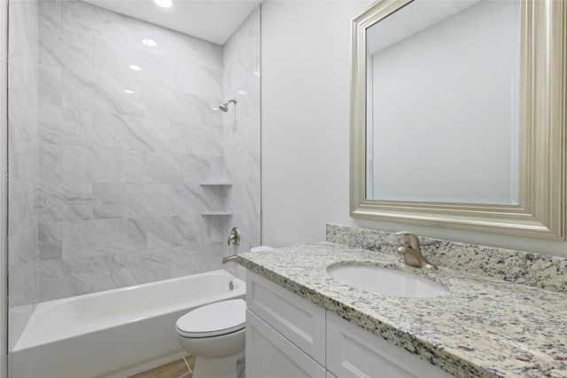 19210 Akin Drive, Crosby, TX 77532