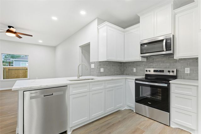 19210 Akin Drive, Crosby, TX 77532