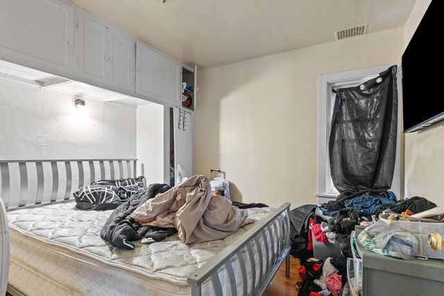 4200 W Bonny PLACE, Milwaukee, WI 53216