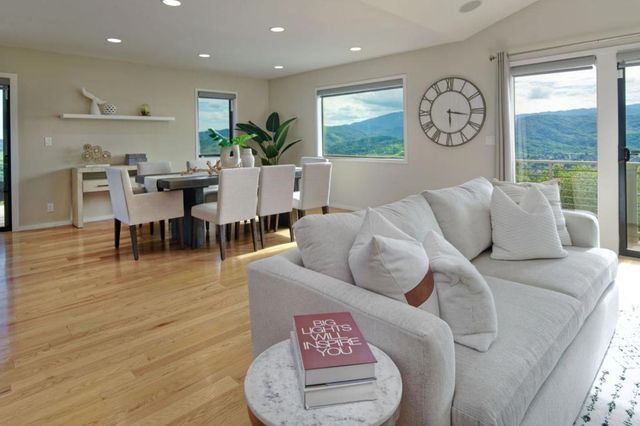 20768 Scenic Vista Drive, San Jose, CA 95120