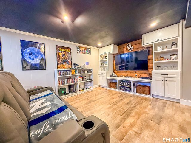 14 Lynn Avenue, Plymouth, CT 06786